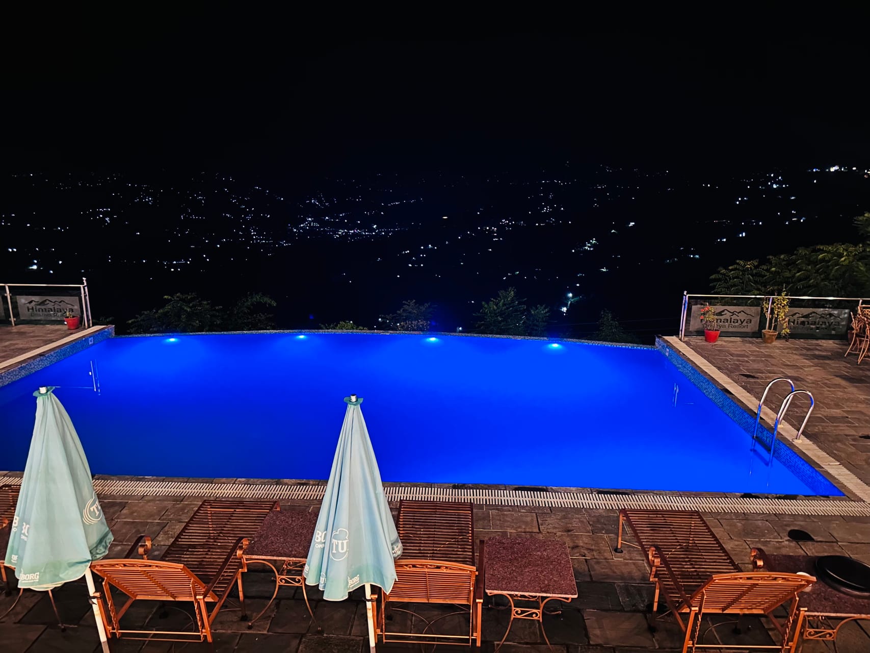 La piscina de noche (imagen ilustrativa)